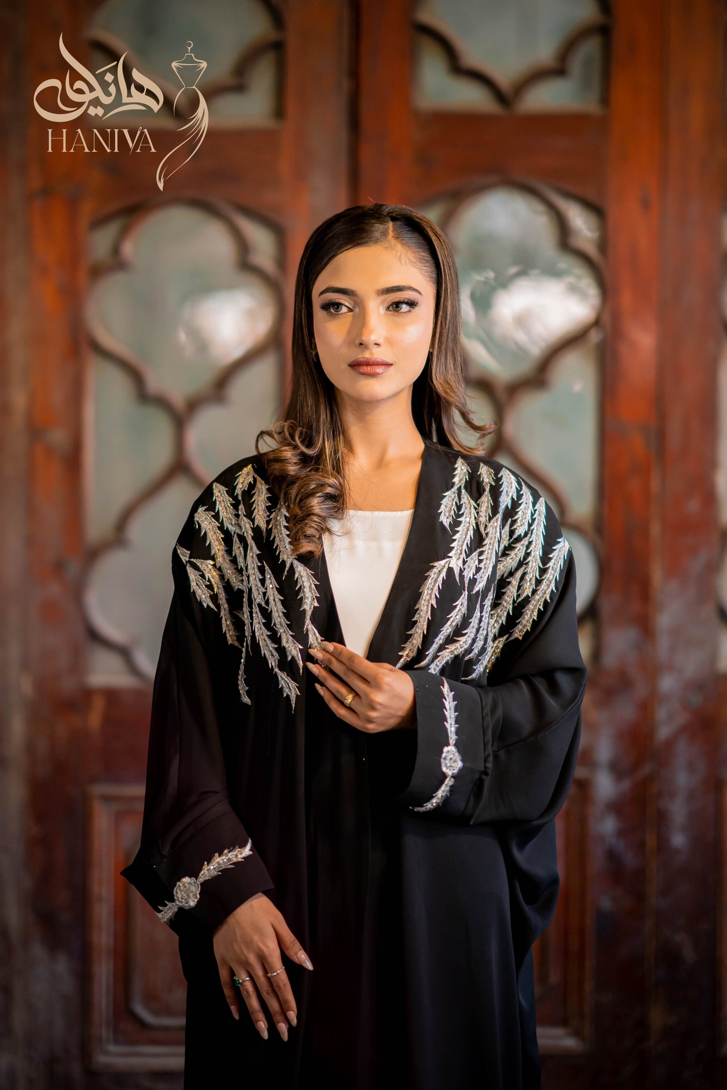 Nuqra-e-Shab Abaya