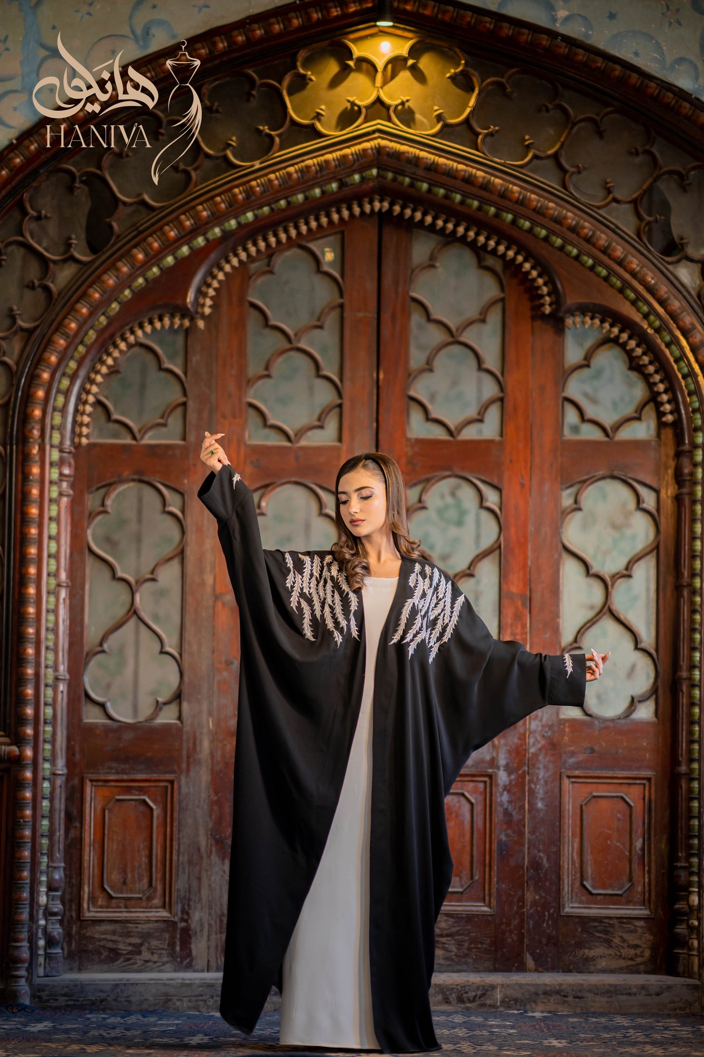 Nuqra-e-Shab Abaya